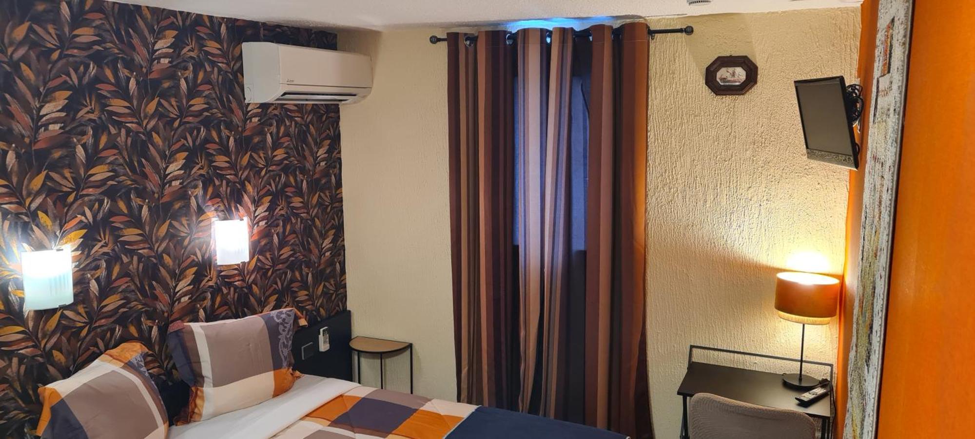 Hotel L'etoile Aeroport - A61